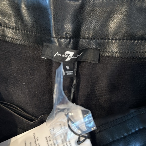 7 For All Mankind Black Faux Leather Cargo Bottom Draw String Size XS & Small - Picture 6 of 9